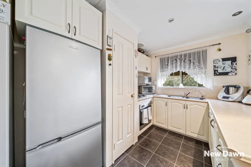 3 Coolamon Boulevard